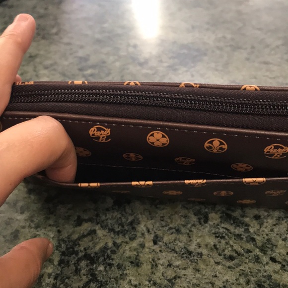 Wallets - Picture 2 of 9